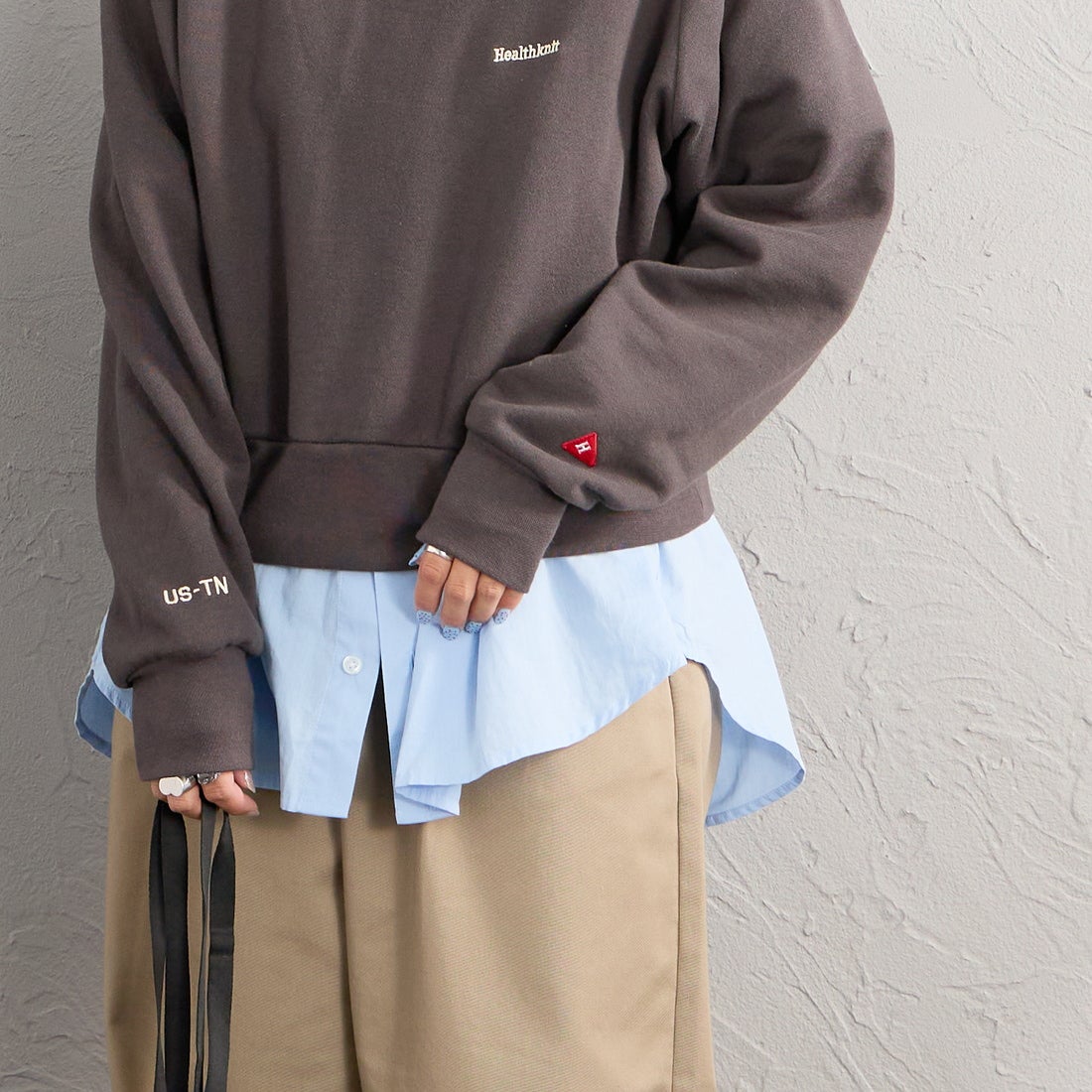 Health knit [ヘルスニット] 別注 ショート丈 クラシックラグランスリーブスウェット [HR26F-L464IN-JF] FADE BLACK &&モデル身長：156cm 着用サイズ：F&&
