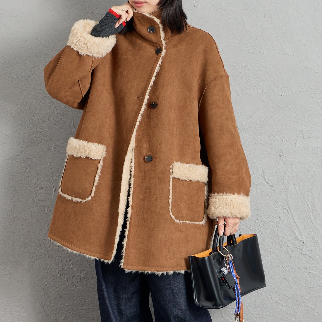 ONURUN [オヌルン] 別注 リバーシブル スタンドカラームートンコート [902-JF] BROWN &&モデル身長：162cm 着用サイズ：F&&