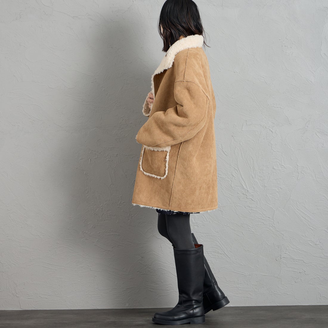 ONURUN [オヌルン] 別注 リバーシブル スタンドカラームートンコート [902-JF] CAMEL &&モデル身長：160cm 着用サイズ：F&&