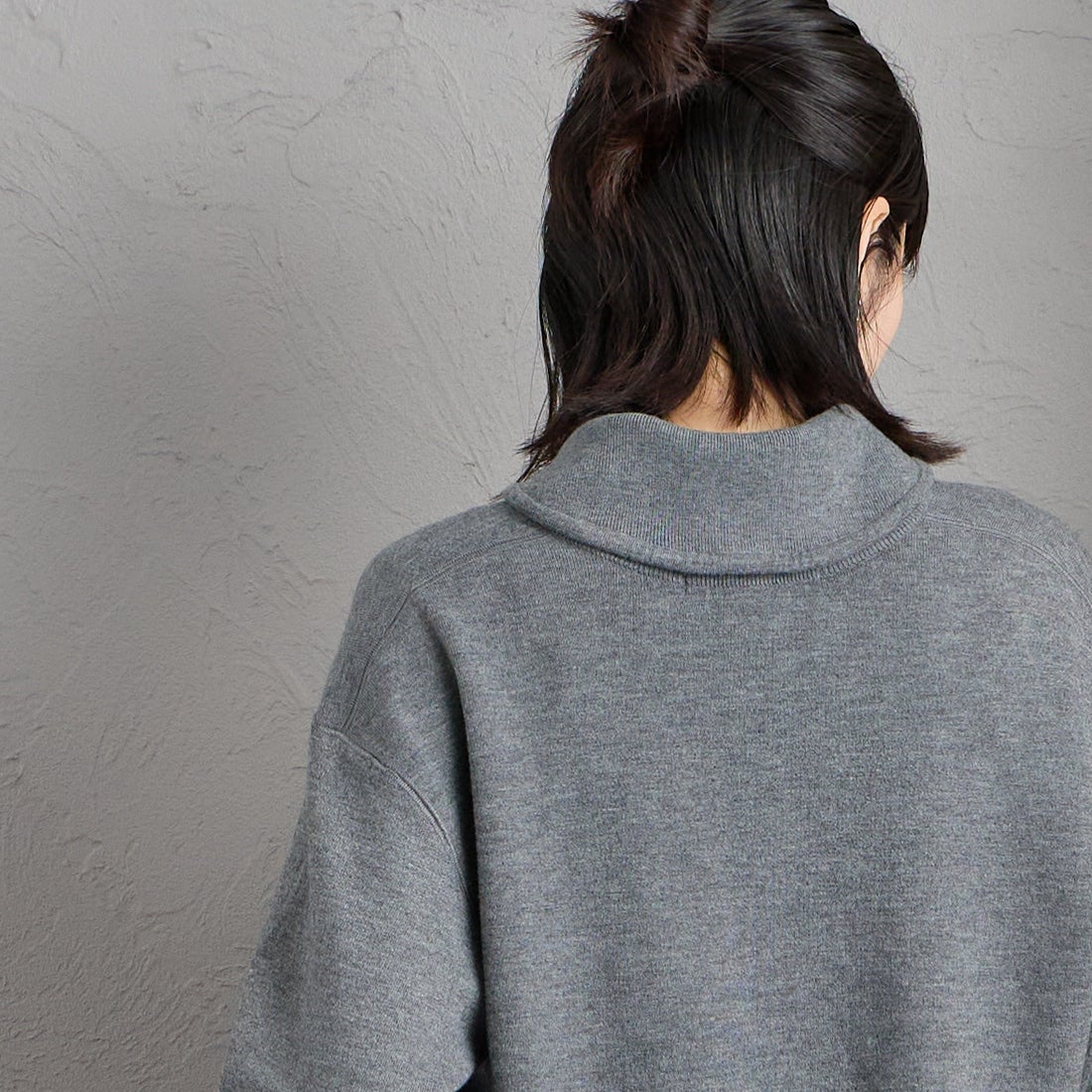 Americana × JEANS FACTORY [アメリカーナ × ジーンズファクトリー] 別注 ACロゴ ニットジップカーディガン [ASO-C-901-1-JF] ﾓｸﾁｬｺｰﾙ &&モデル身長：160cm 着用サイズ：ONE SIZE&&