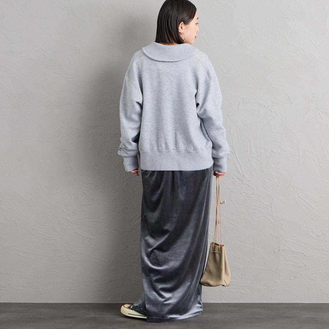 Americana × JEANS FACTORY [アメリカーナ × ジーンズファクトリー] 別注 ACロゴ ニットジップカーディガン [ASO-C-901-1-JF] ﾓｸｸﾞﾚｰ &&モデル身長：150cm 着用サイズ：ONE SIZE&&
