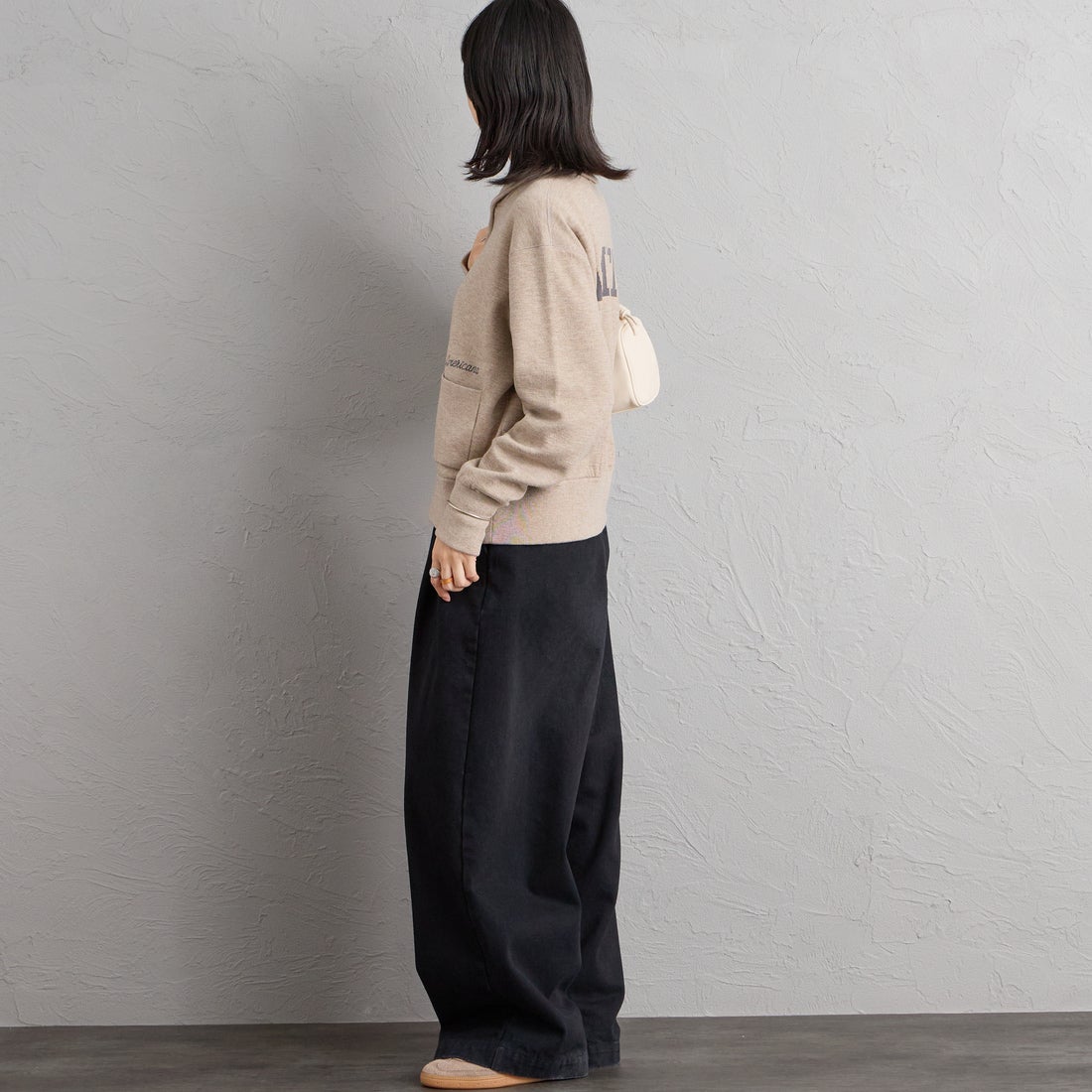 Americana × JEANS FACTORY [アメリカーナ × ジーンズファクトリー] 別注 AMRCNAロゴ ニットジップカーディガン [ASO-C-901-2-JF] ｸﾞﾚｰｼﾞｭ &&モデル身長：162cm 着用サイズ：ONE SIZE&&