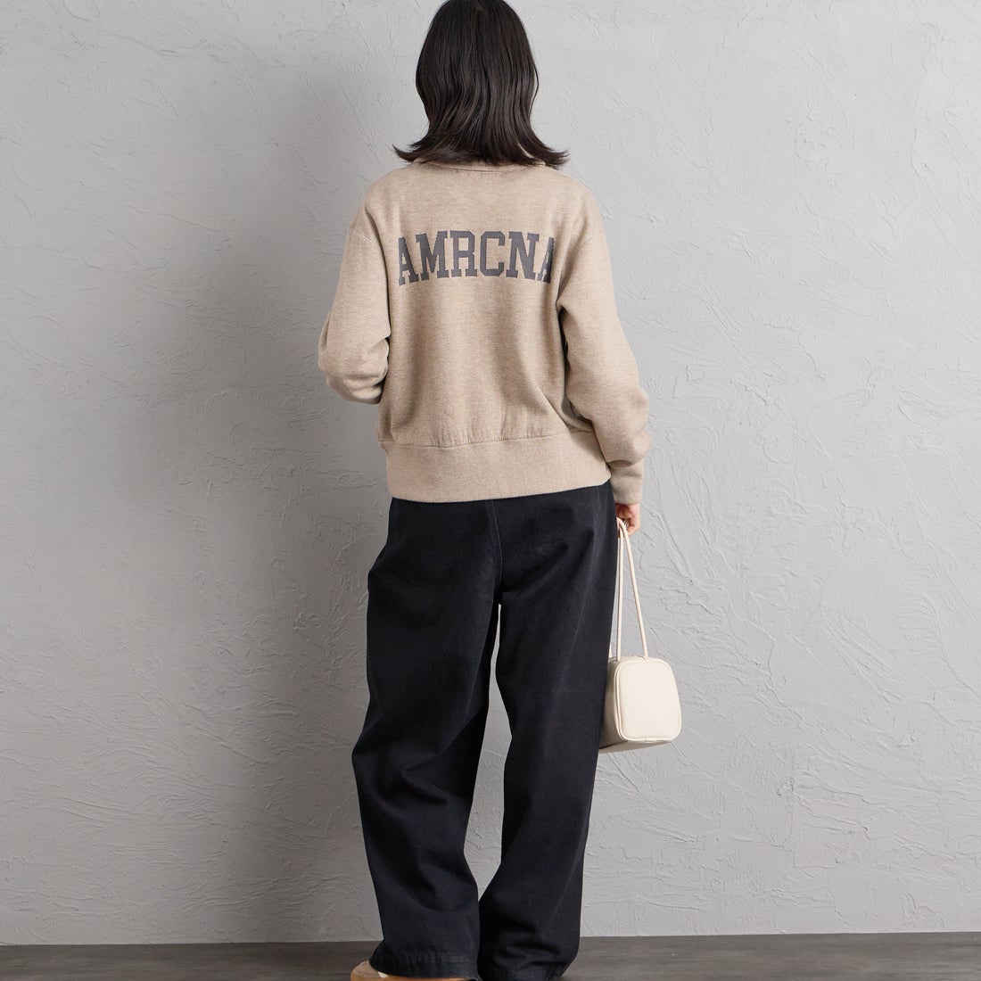 Americana × JEANS FACTORY [アメリカーナ × ジーンズファクトリー] 別注 AMRCNAロゴ ニットジップカーディガン [ASO-C-901-2-JF] ｸﾞﾚｰｼﾞｭ &&モデル身長：162cm 着用サイズ：ONE SIZE&&