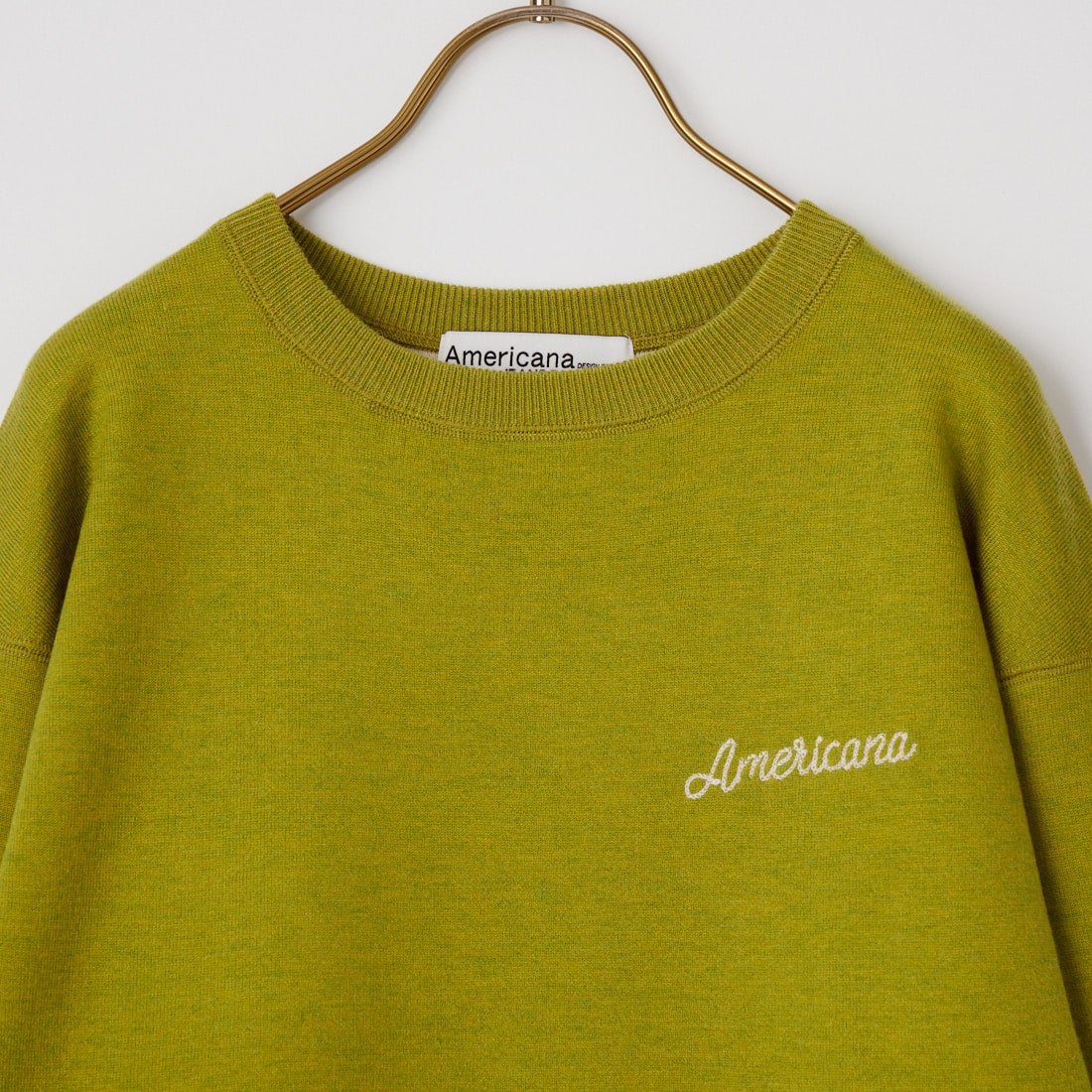 Americana × JEANS FACTORY [アメリカーナ × ジーンズファクトリー] 別注 ショート丈 バックロゴ スウェットライク クルーネックニット [ASO-C-902-2-JF] ｸﾞﾘｰﾝ