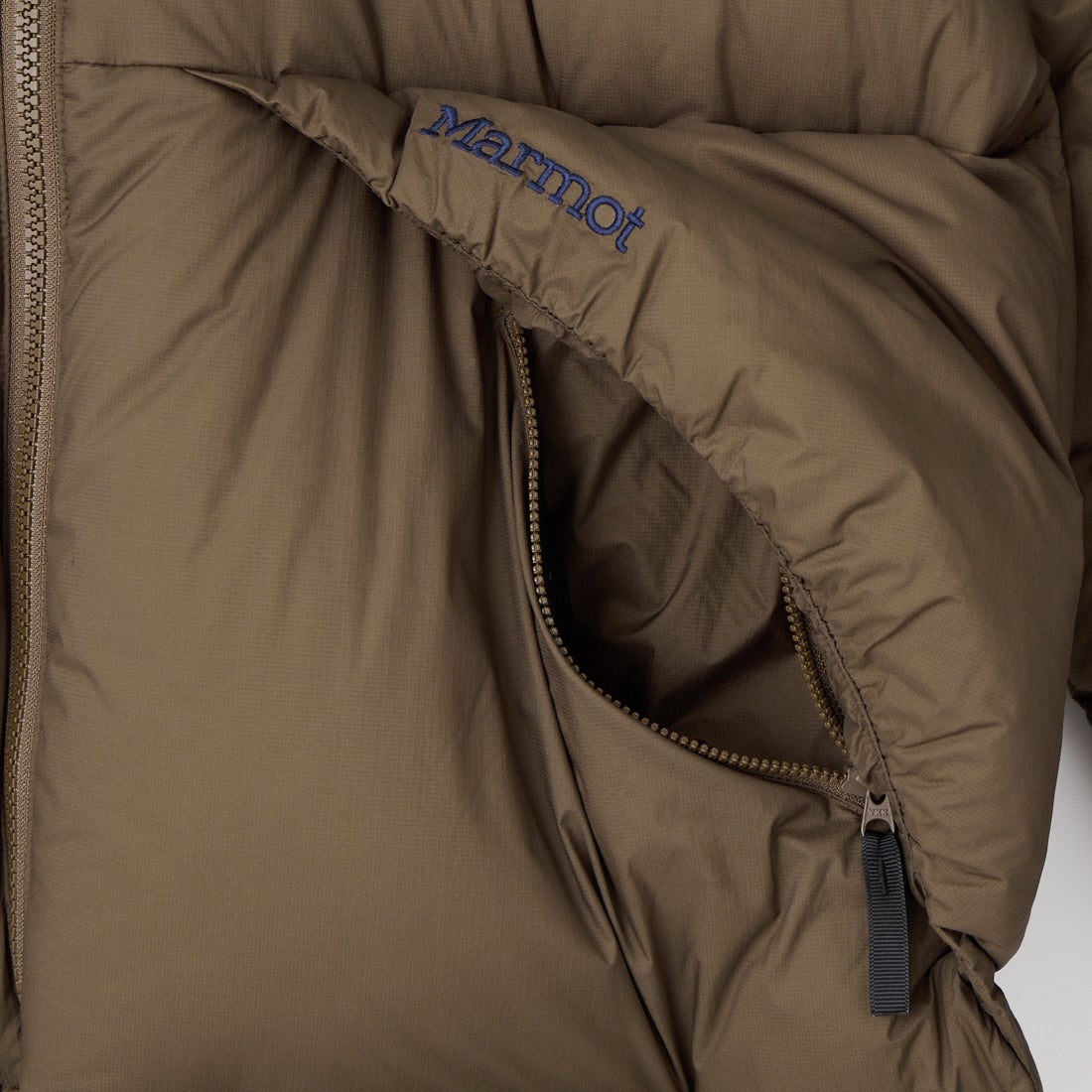 Marmot [マーモット] 別注 ワンポイントロゴ 750FPダウンジャケット [MTFW26UDW326IN-JF] BROWN