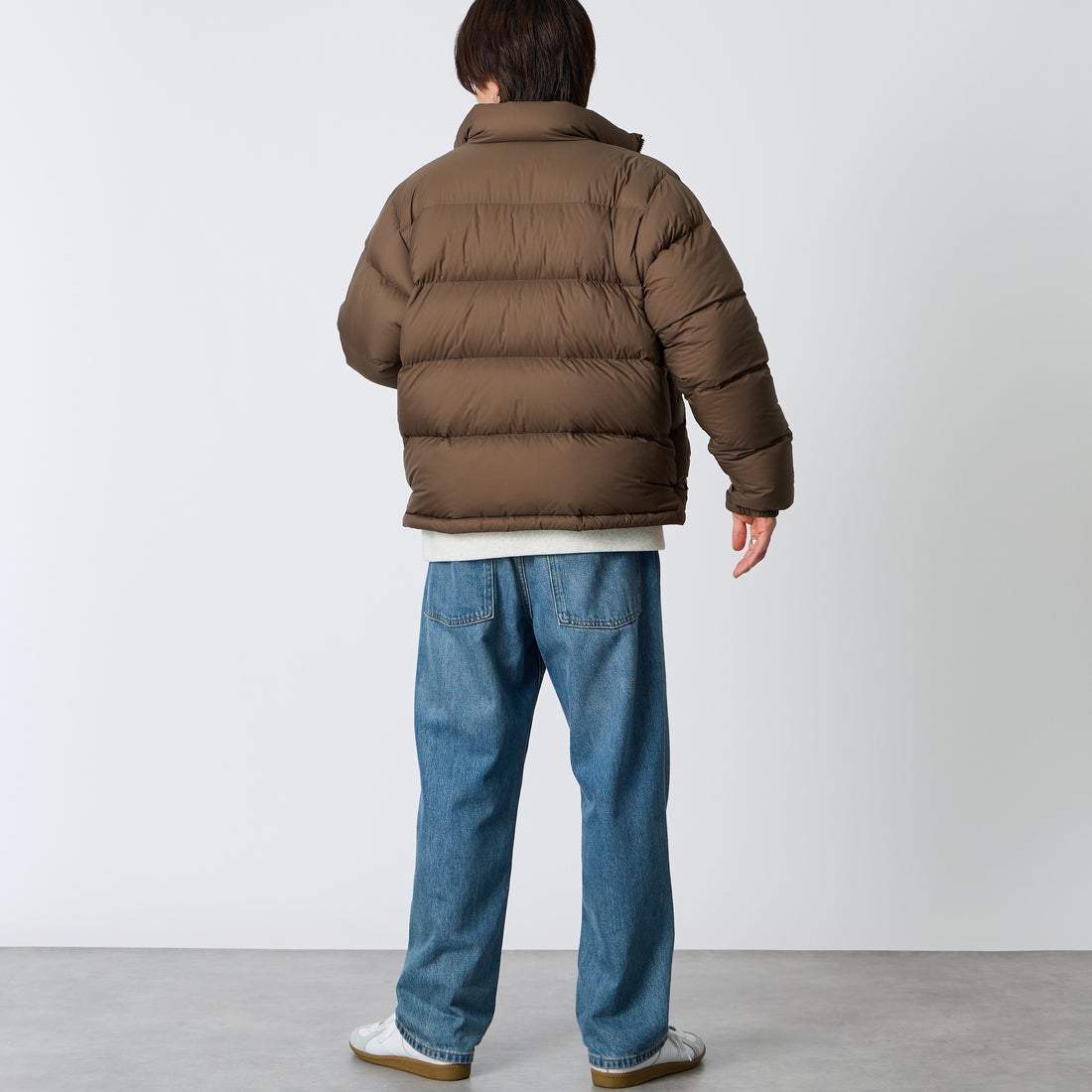 Marmot [マーモット] 別注 ワンポイントロゴ 750FPダウンジャケット [MTFW26UDW326IN-JF] BROWN &&モデル身長：177cm 着用サイズ：L&&