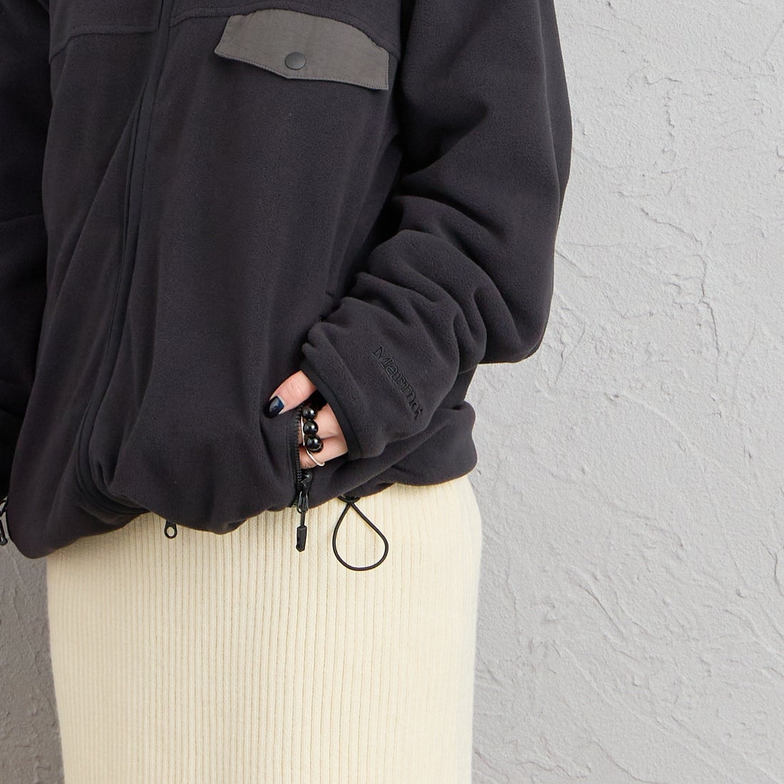 Marmot [マーモット] 別注 ポーラテック フリースジャケット [MTFW26UFL329IN-JF] BLACK &&モデル身長：150cm 着用サイズ：S&&