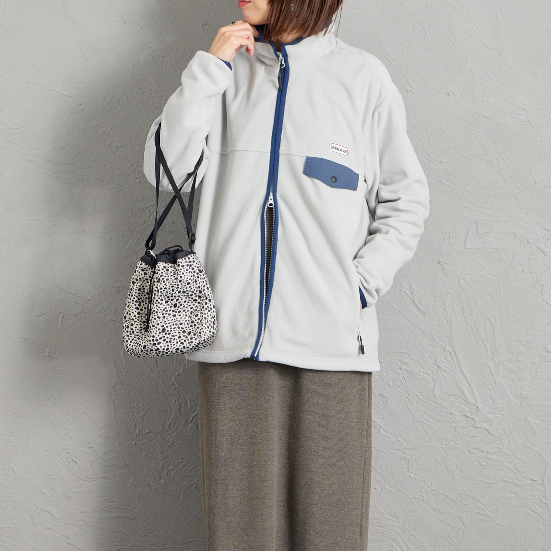 Marmot [マーモット] 別注 ポーラテック フリースジャケット [MTFW26UFL329IN-JF] SILVER &&モデル身長：159cm 着用サイズ：S&&