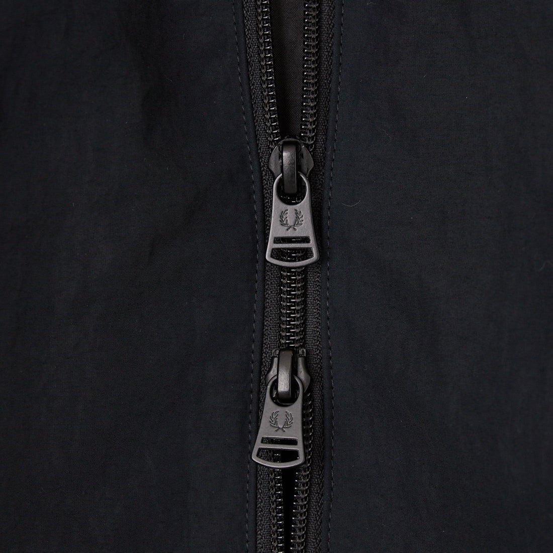 FRED PERRY [フレッドペリー] 別注 ナイロン シェルジャケット [FPM-26A-004JF] BLACK/DARK
