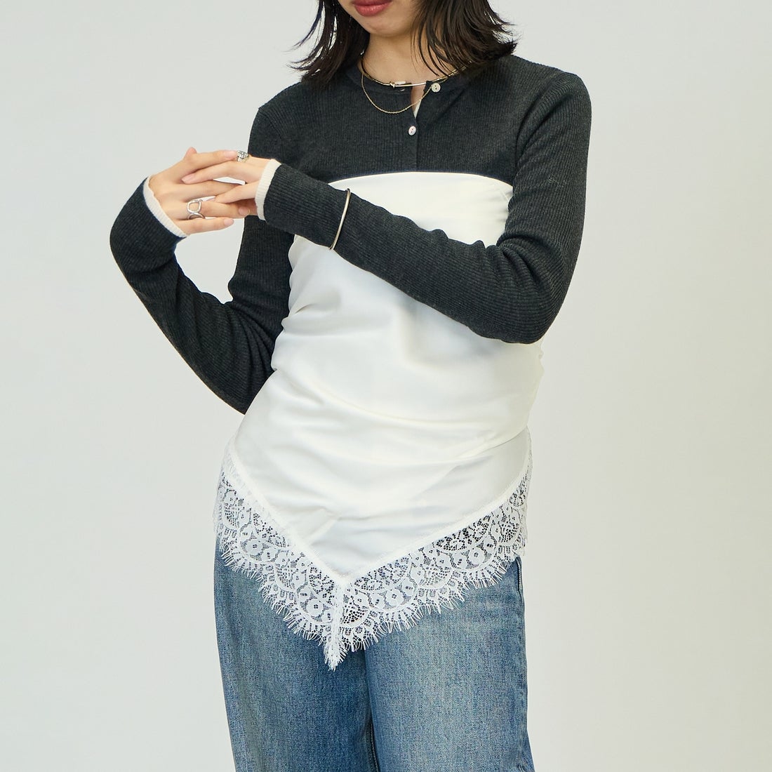 nenom [ネノム] マルチWAY サテンレーススカーフ [NE26332008] 02 OFF &&モデル身長：162cm 着用サイズ：F&&