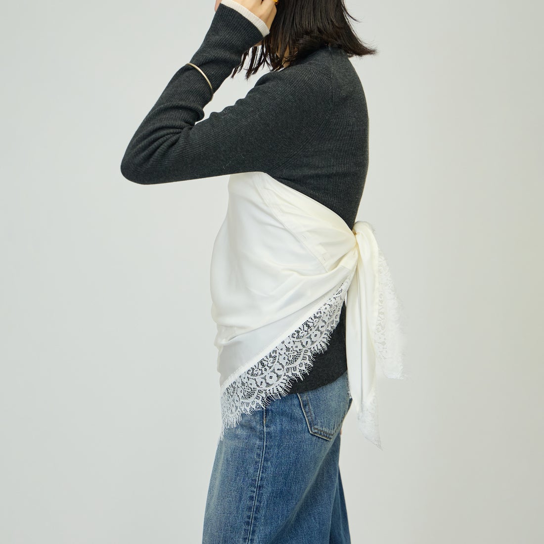 nenom [ネノム] マルチWAY サテンレーススカーフ [NE26332008] 02 OFF &&モデル身長：162cm 着用サイズ：F&&