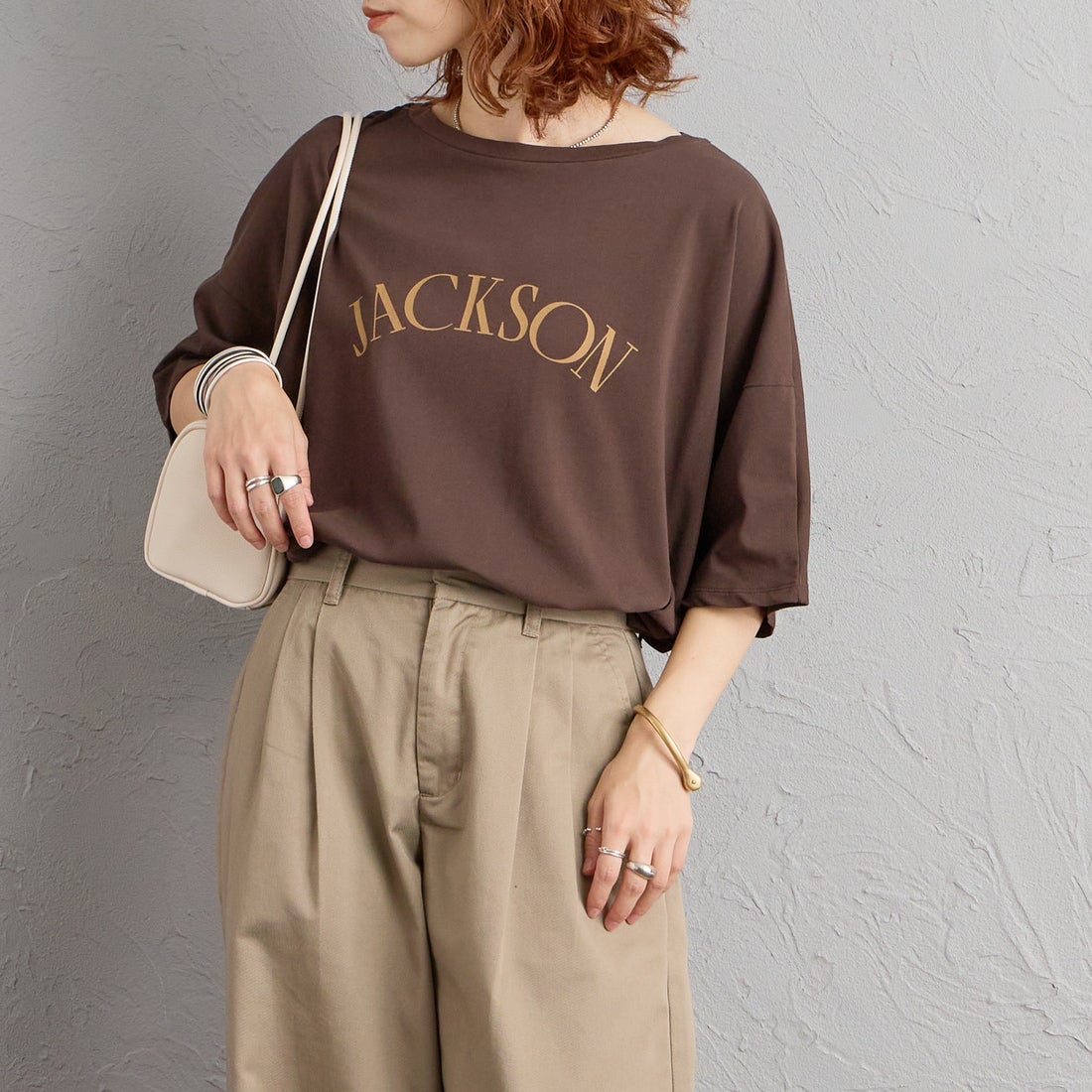 MICA&DEAL [マイカアンドディール] JACKSON プリント5分袖Tシャツ [0126309063] BROWN &&モデル身長：158cm 着用サイズ：F&&