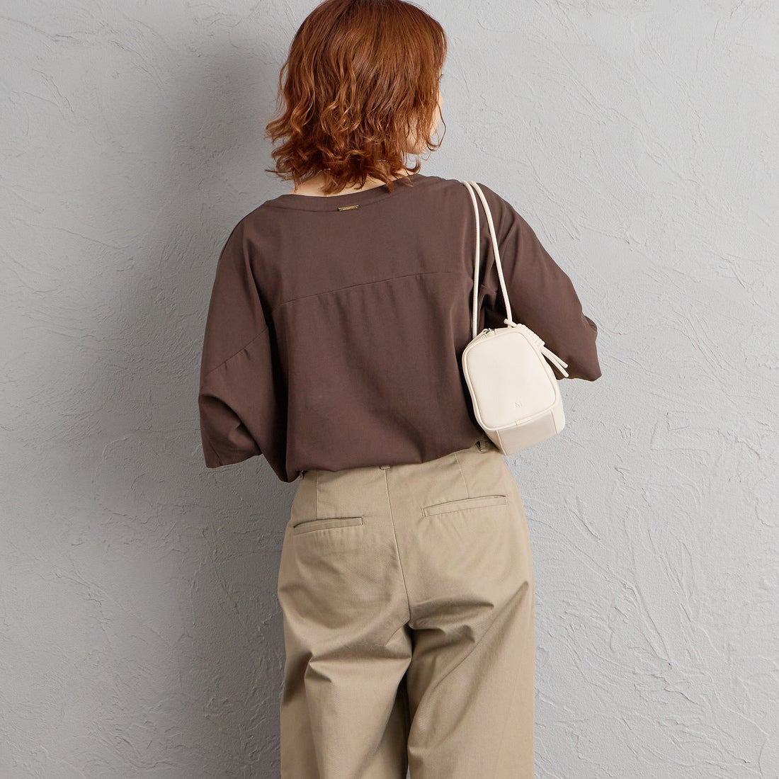 MICA&DEAL [マイカアンドディール] JACKSON プリント5分袖Tシャツ [0126309063] BROWN &&モデル身長：158cm 着用サイズ：F&&