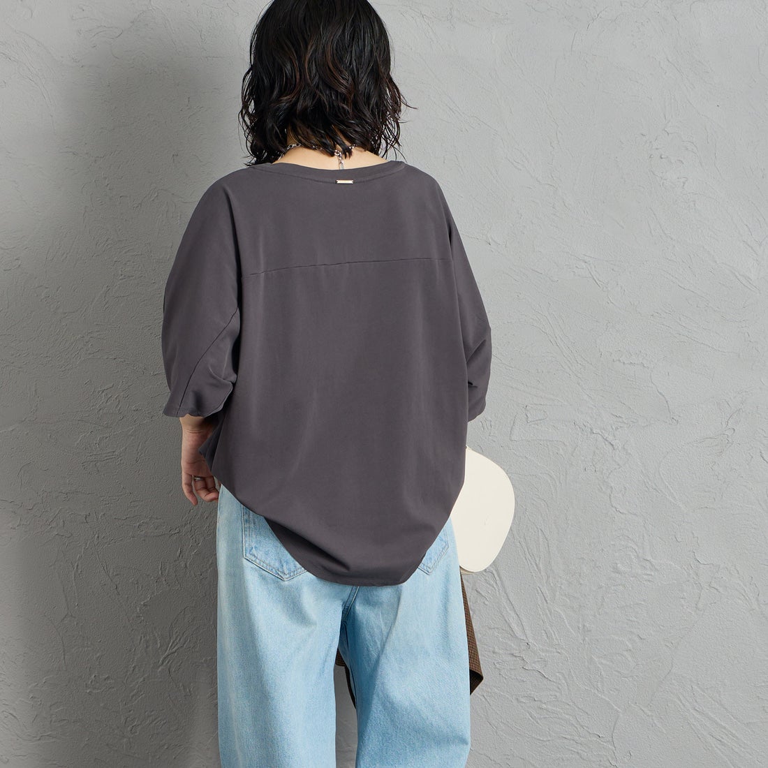 MICA&DEAL [マイカアンドディール] JACKSON プリント5分袖Tシャツ [0126309063] CHARCOAL &&モデル身長：160cm 着用サイズ：F&&