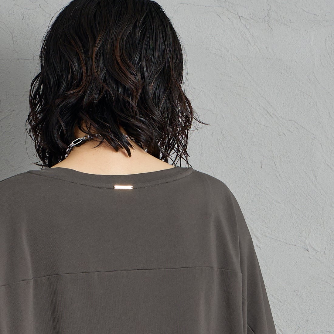 MICA&DEAL [マイカアンドディール] JACKSON プリント5分袖Tシャツ [0126309063] CHARCOAL &&モデル身長：160cm 着用サイズ：F&&