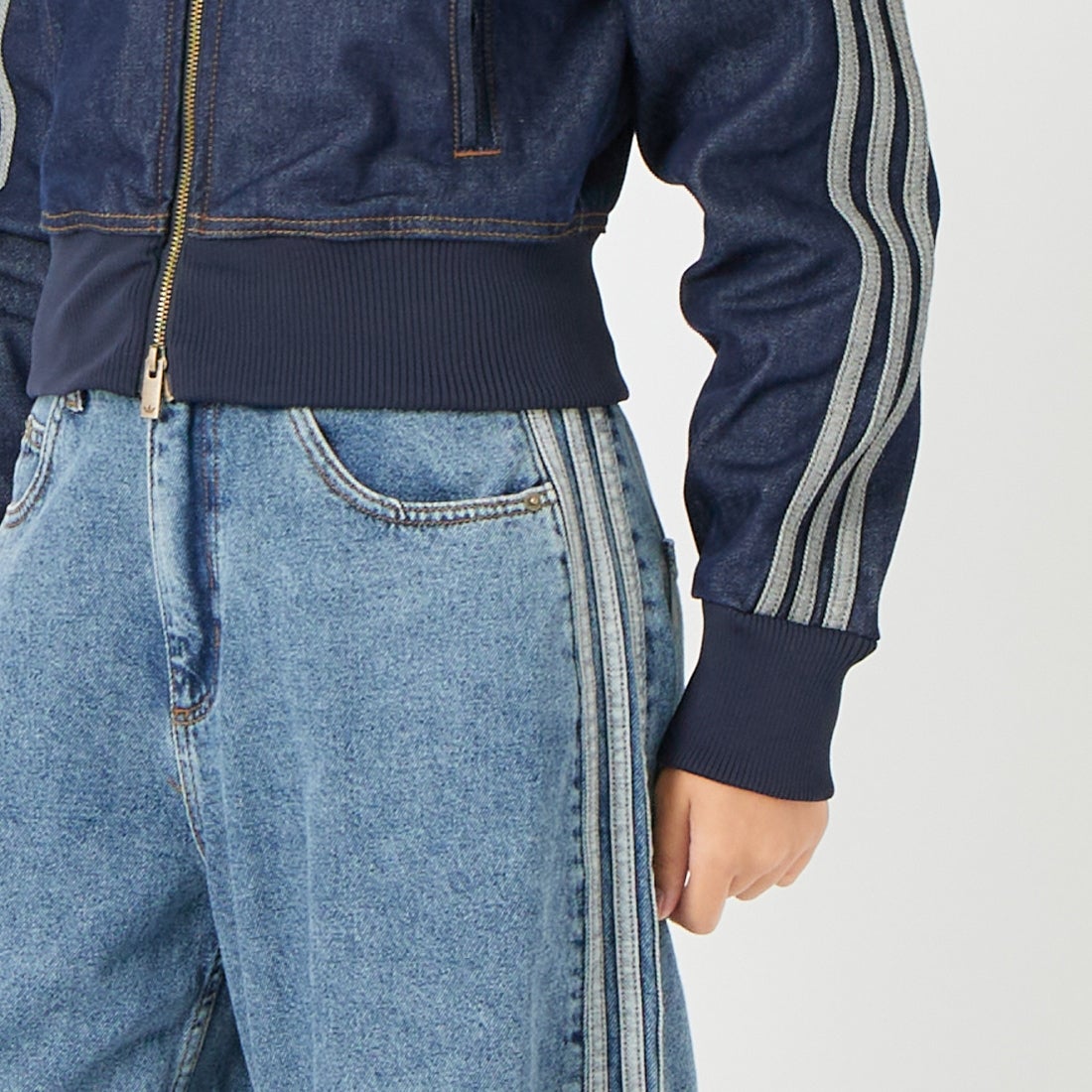 adidas Originals [アディダス オリジナルス] ファイヤーバード デニムトラックトップ [WK471] KQ6491 &&モデル身長：162cm 着用サイズ：S&&