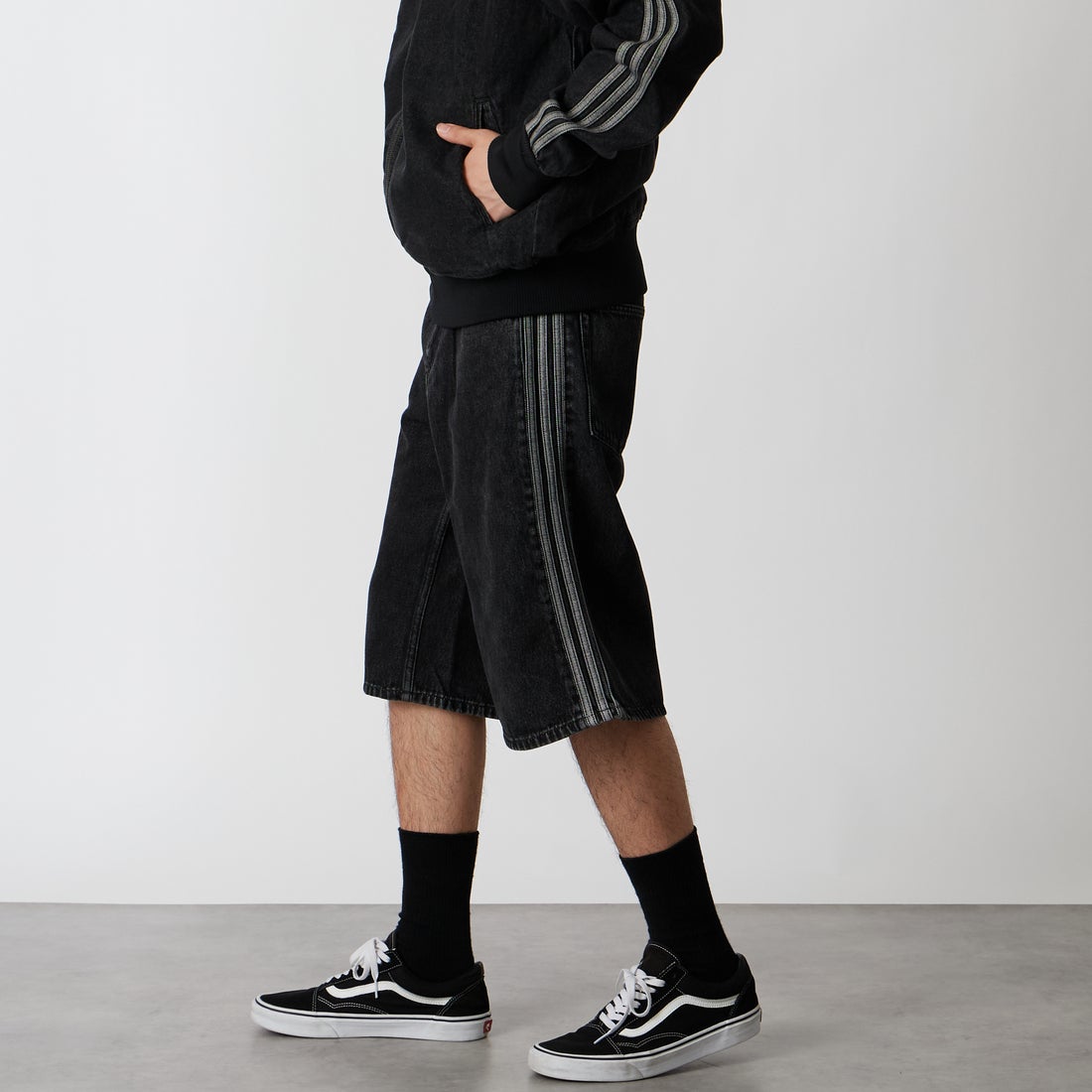 adidas Originals [アディダス オリジナルス] ファイヤーバード デニムショーツ [WF818] KD1498 &&モデル身長：177cm 着用サイズ：30&&