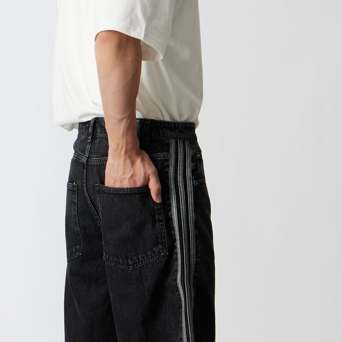 adidas Originals [アディダス オリジナルス] ファイヤーバード デニムショーツ [WF818] KD1498 &&モデル身長：177cm 着用サイズ：30&&