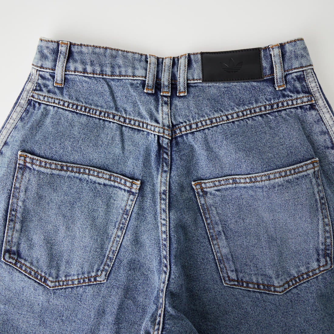 adidas Originals [アディダス オリジナルス] ハイライズ バレルレッグデニムパンツ [CD790] KQ6476
