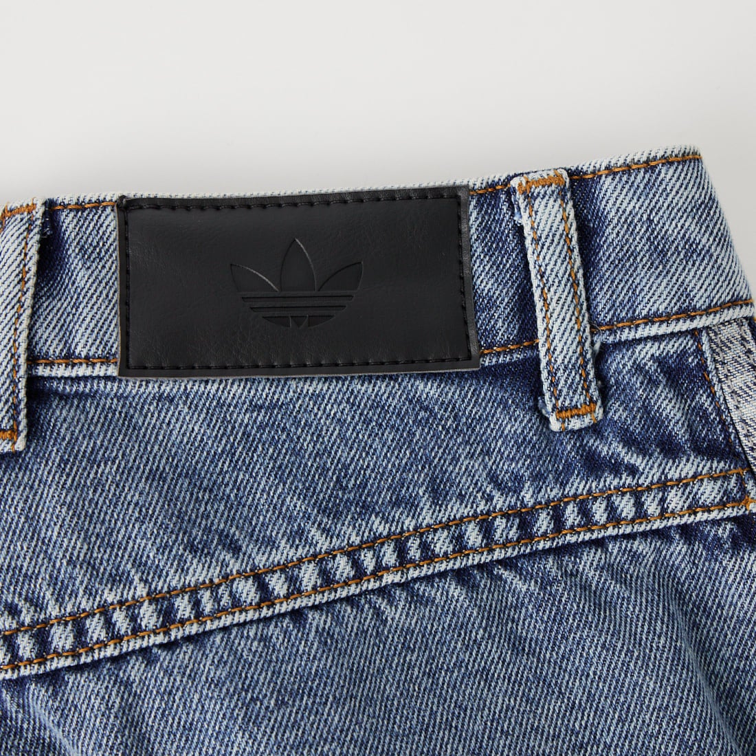 adidas Originals [アディダス オリジナルス] ハイライズ バレルレッグデニムパンツ [CD790] KQ6476