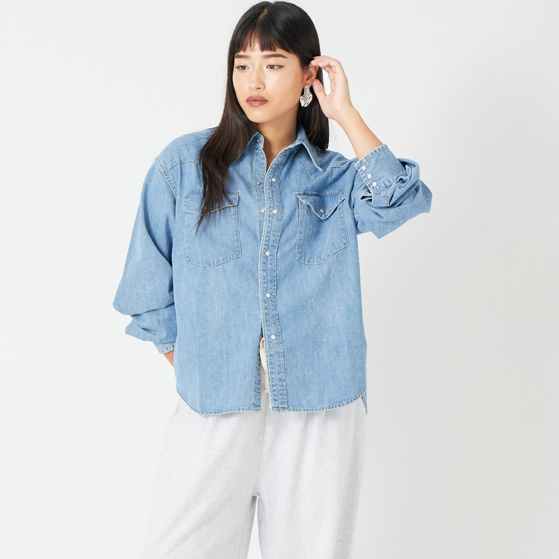 REMI RELIEF [レミレリーフ] 別注 ウェスタンシャツ [RN30389307-JF] DENIM &&モデル身長：162cm 着用サイズ：S&&