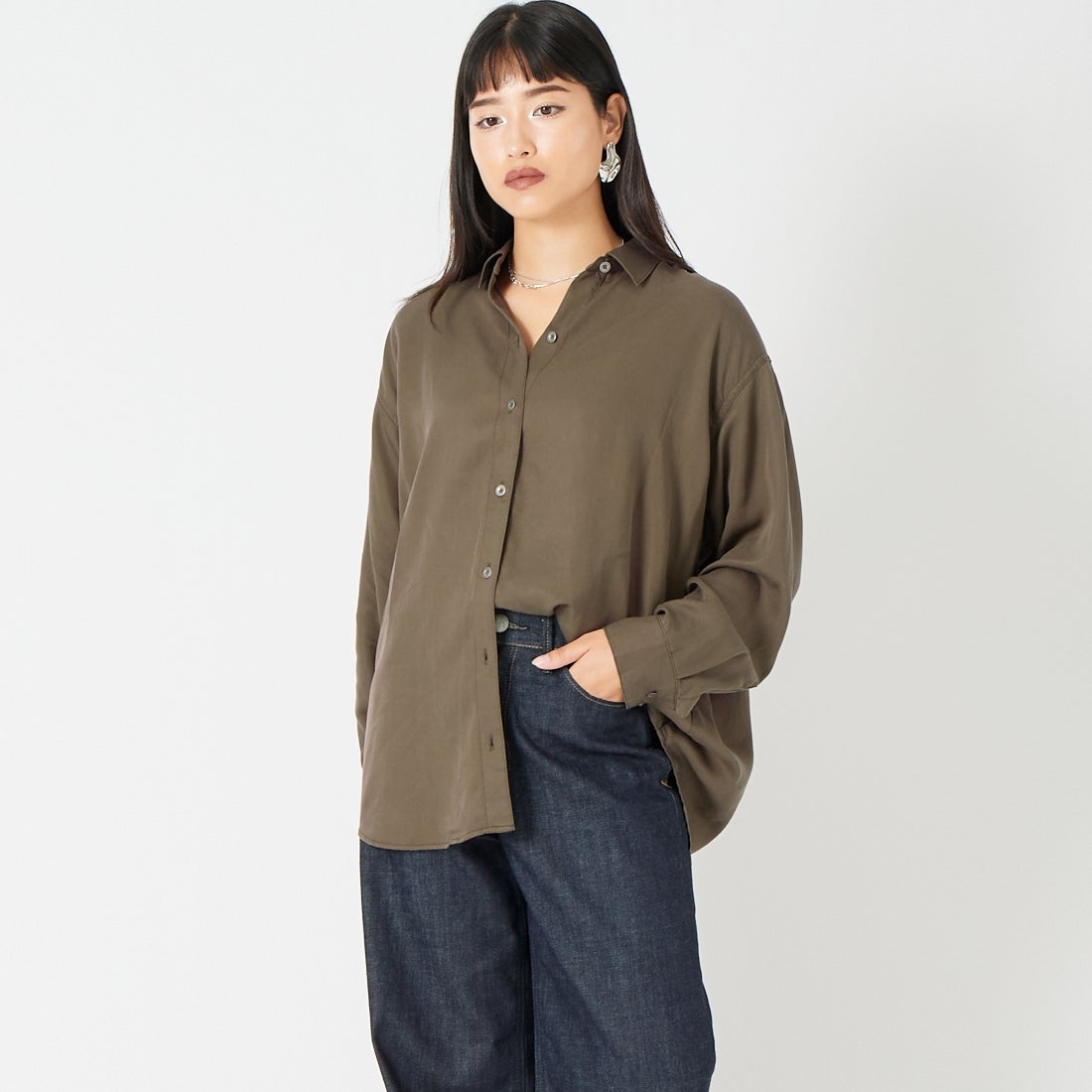 MICA&DEAL [マイカアンドディール] フィブリル2WAYシャツ [0126301053] BROWN &&モデル身長：162cm 着用サイズ：F&&