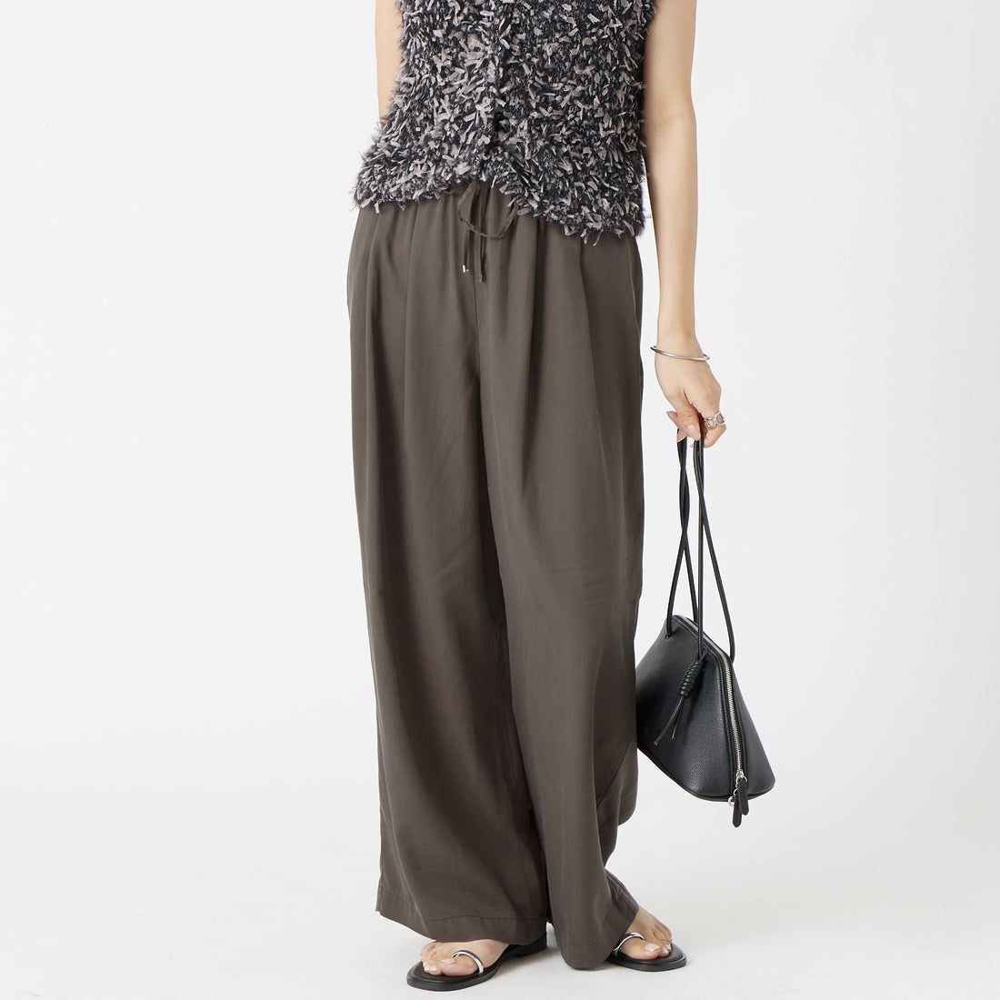 BROWN&&モデル身長：162cm 着用サイズ：36&&