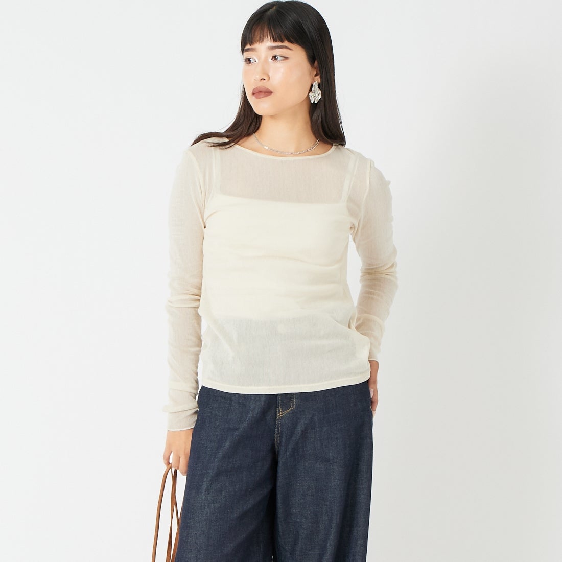 MICA&DEAL [マイカアンドディール] コットンチュールロングスリーブTシャツ [0126309065] ECRU &&モデル身長：162cm 着用サイズ：F&&
