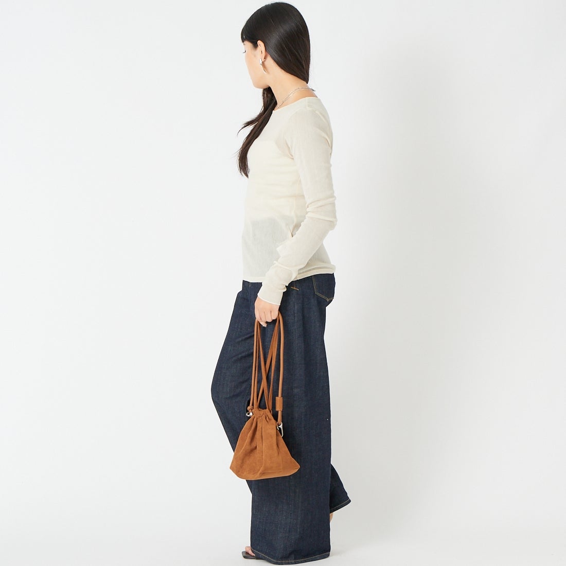 MICA&DEAL [マイカアンドディール] コットンチュールロングスリーブTシャツ [0126309065] ECRU &&モデル身長：162cm 着用サイズ：F&&