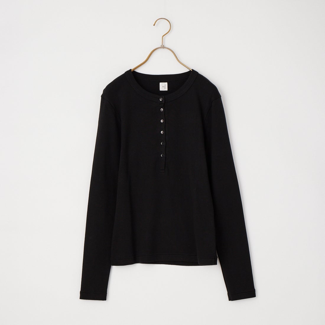 02 BLACK