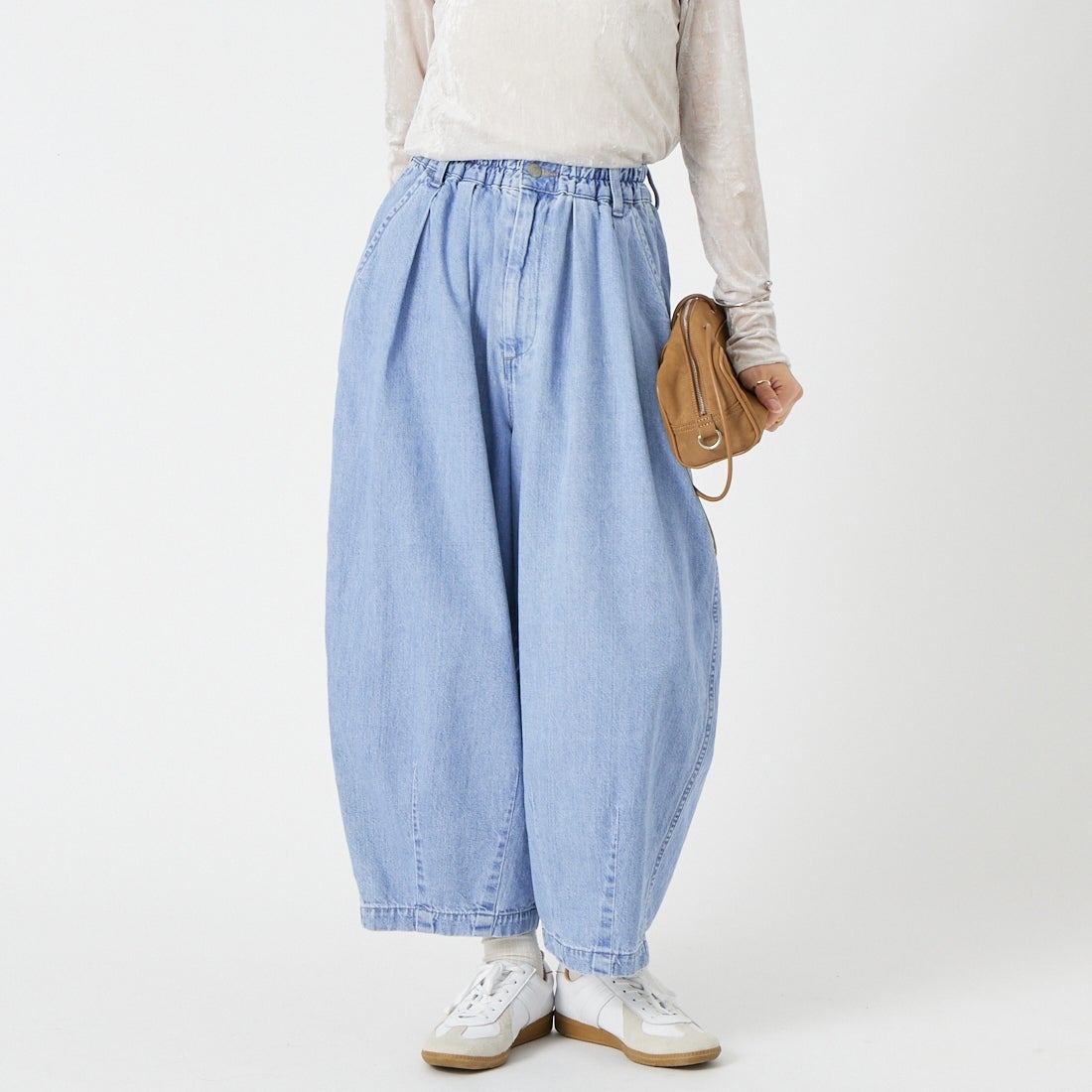 HARVESTY [ハーベスティ] 10ozデニムサーカスパンツ [A12626] 93 L.BLUE &&モデル身長：162cm 着用サイズ：0&&