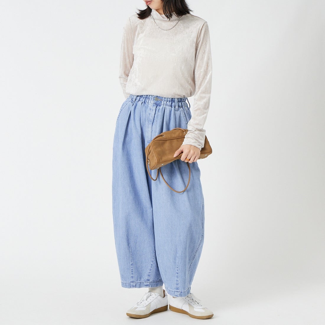 HARVESTY [ハーベスティ] 10ozデニムサーカスパンツ [A12626] 93 L.BLUE &&モデル身長：162cm 着用サイズ：0&&