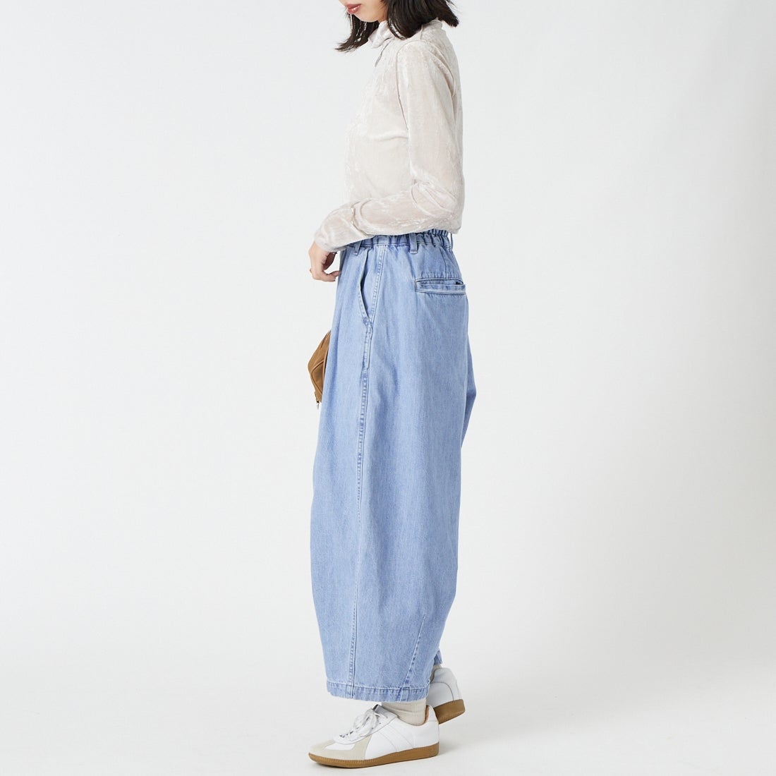 HARVESTY [ハーベスティ] 10ozデニムサーカスパンツ [A12626] 93 L.BLUE &&モデル身長：162cm 着用サイズ：0&&