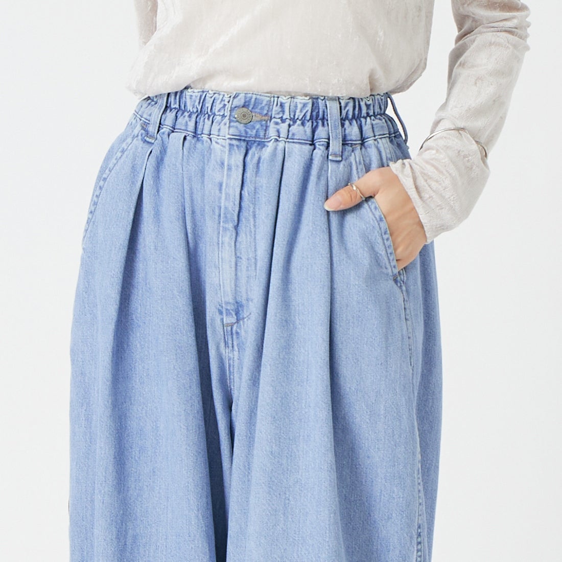 HARVESTY [ハーベスティ] 10ozデニムサーカスパンツ [A12626] 93 L.BLUE &&モデル身長：162cm 着用サイズ：0&&