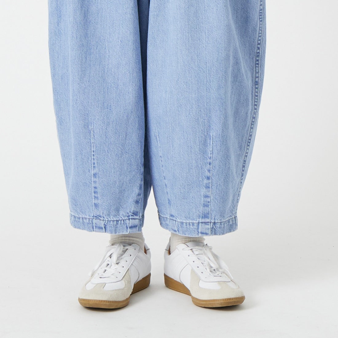 HARVESTY [ハーベスティ] 10ozデニムサーカスパンツ [A12626] 93 L.BLUE &&モデル身長：162cm 着用サイズ：0&&