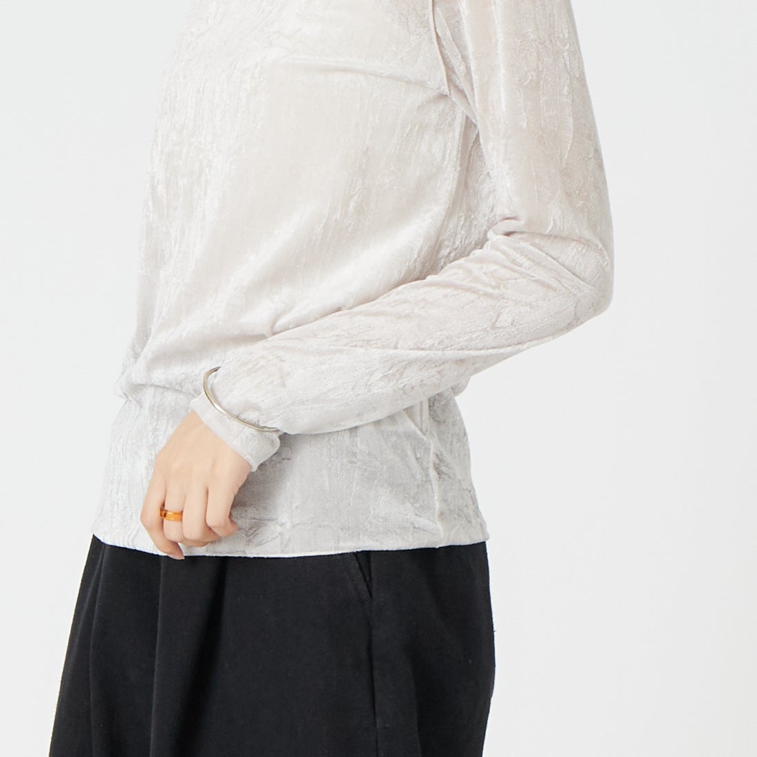 CLOCHE [クロシェ] クラッシュベロア タートルネックインナー [65085020] ｵﾌ &&モデル身長：162cm 着用サイズ：2&&