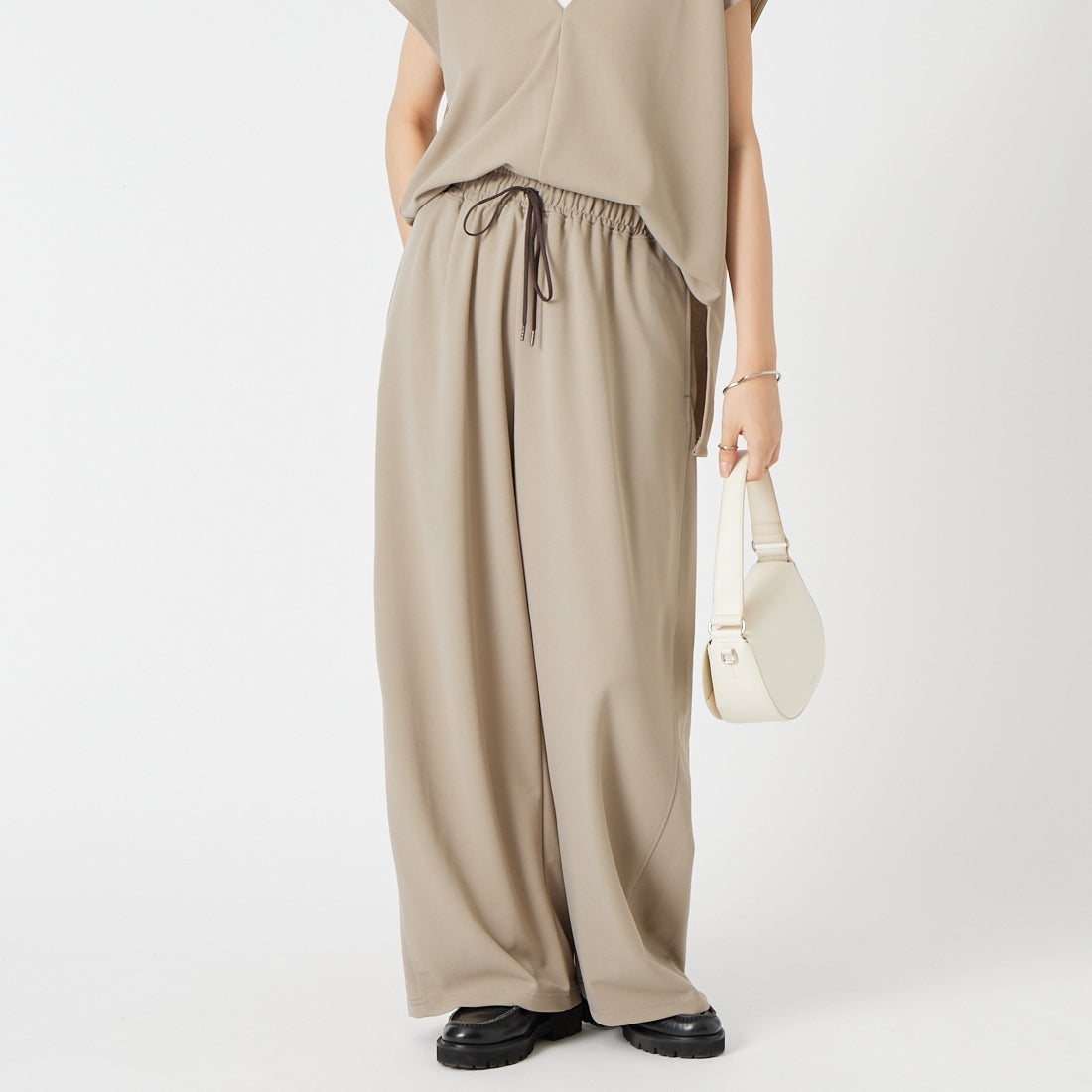 ﾍﾞｰｼﾞｭ&&モデル身長：162cm 着用サイズ：2&&