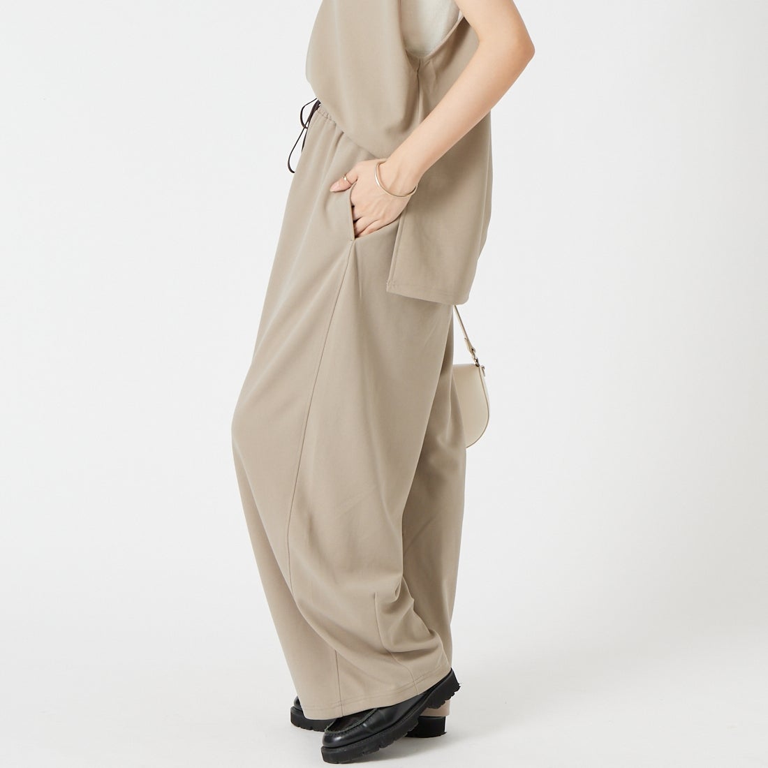 CLOCHE [クロシェ] ジョーゼットカーブパンツ [65286526] ﾍﾞｰｼﾞｭ &&モデル身長：162cm 着用サイズ：2&&