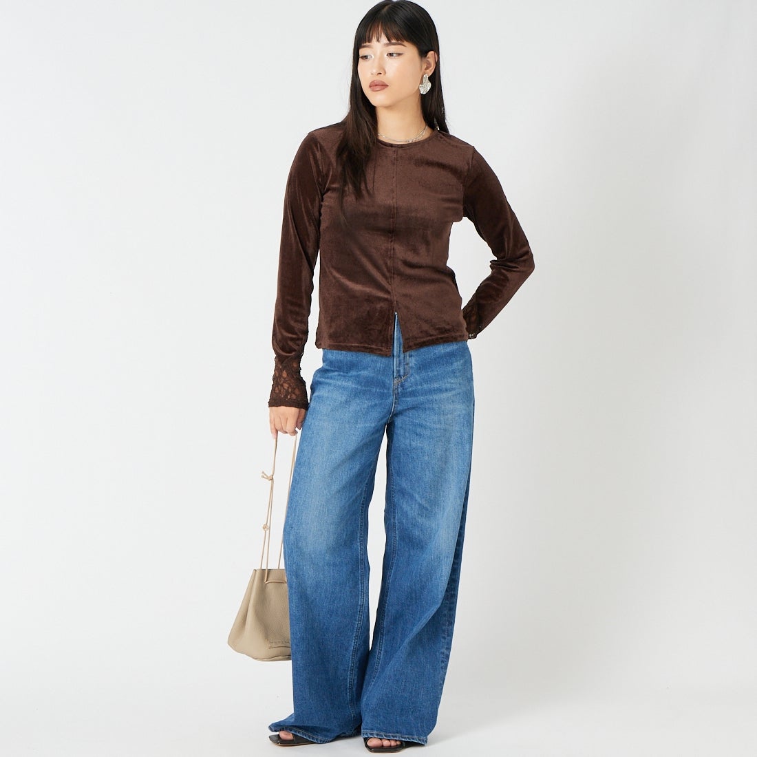 &g'aime [アンジェム] シアーベロア袖レーストップス [557-69111] ﾌﾞﾗｳﾝ &&モデル身長：162cm 着用サイズ：F&&