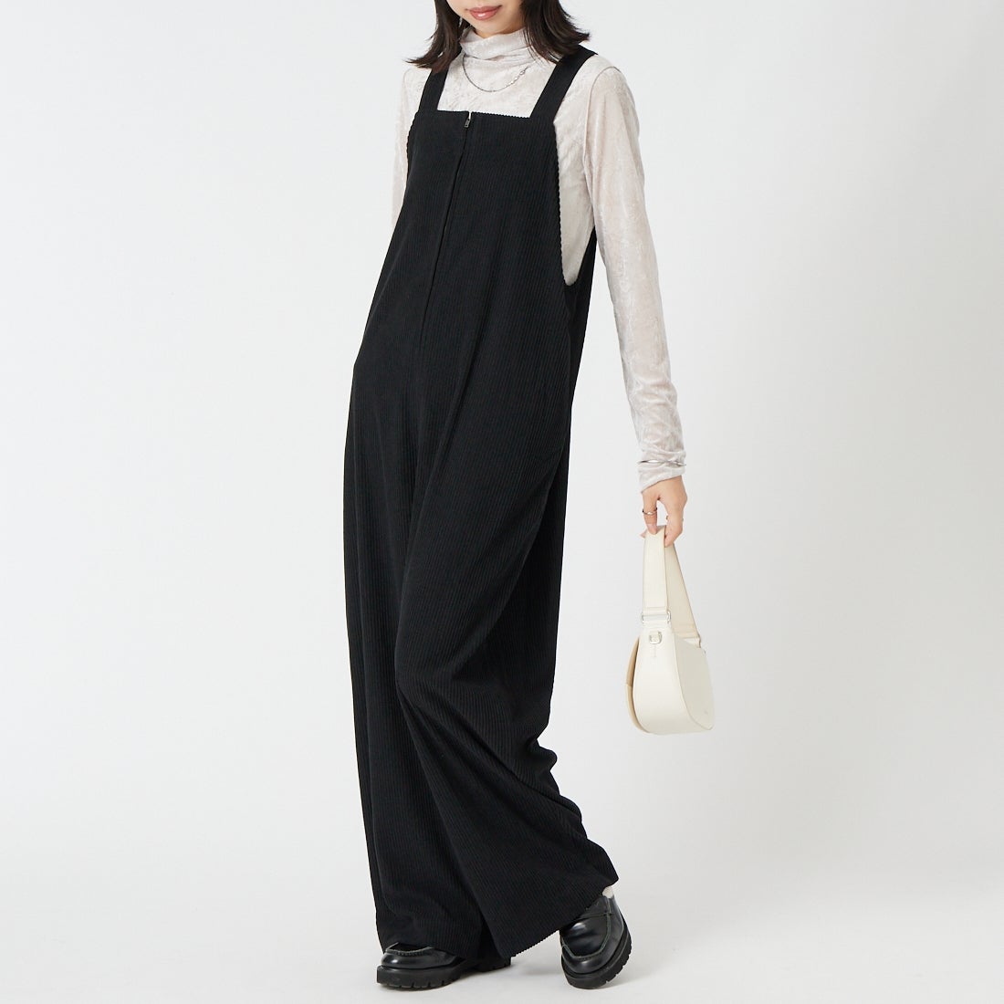 CLOCHE [クロシェ] コーデュロイサロペット [65286528] ﾌﾞﾗｯｸ &&モデル身長：162cm 着用サイズ：2&&