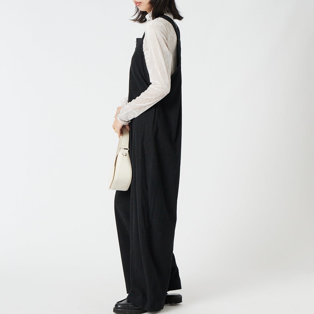 CLOCHE [クロシェ] コーデュロイサロペット [65286528] ﾌﾞﾗｯｸ &&モデル身長：162cm 着用サイズ：2&&