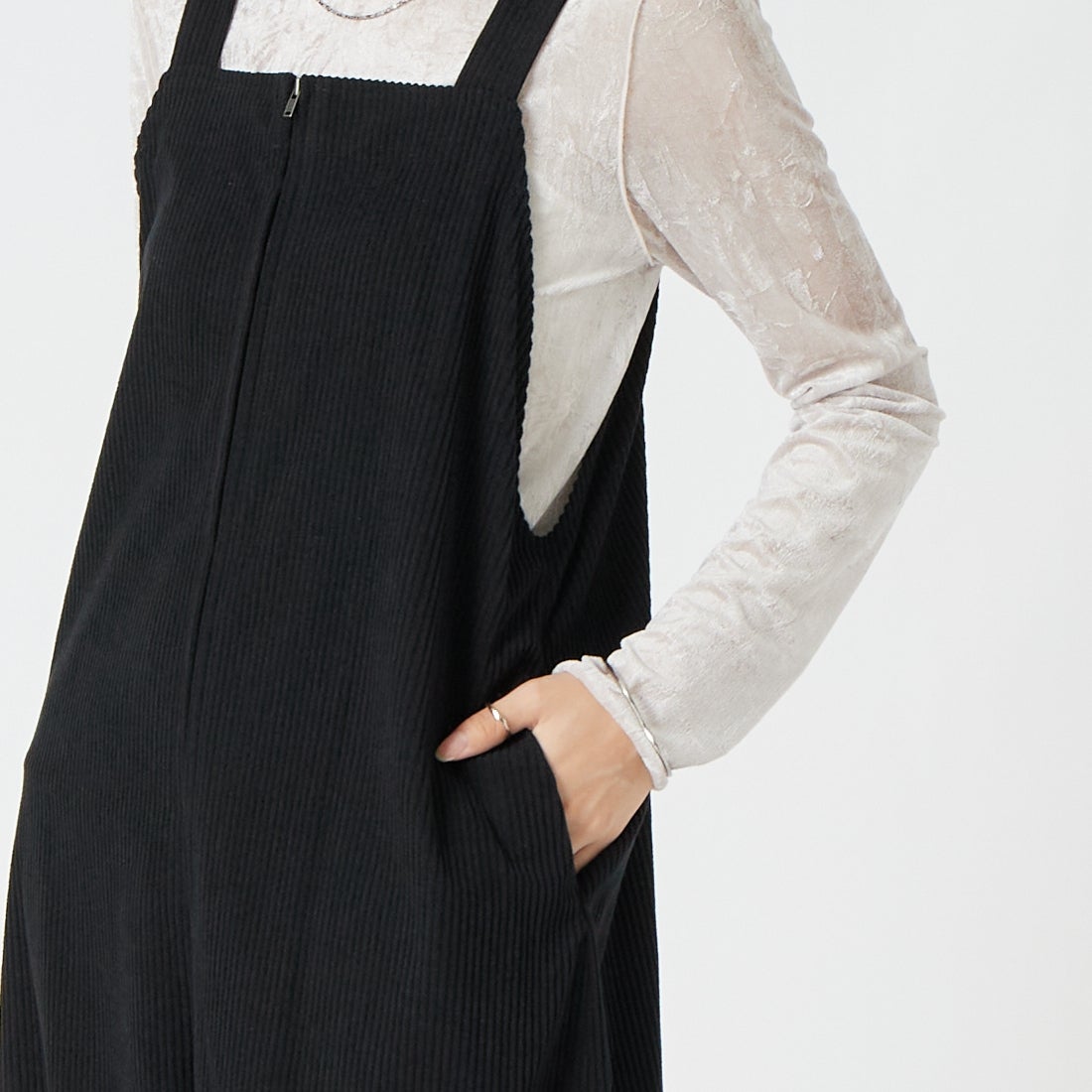 CLOCHE [クロシェ] コーデュロイサロペット [65286528] ﾌﾞﾗｯｸ &&モデル身長：162cm 着用サイズ：2&&