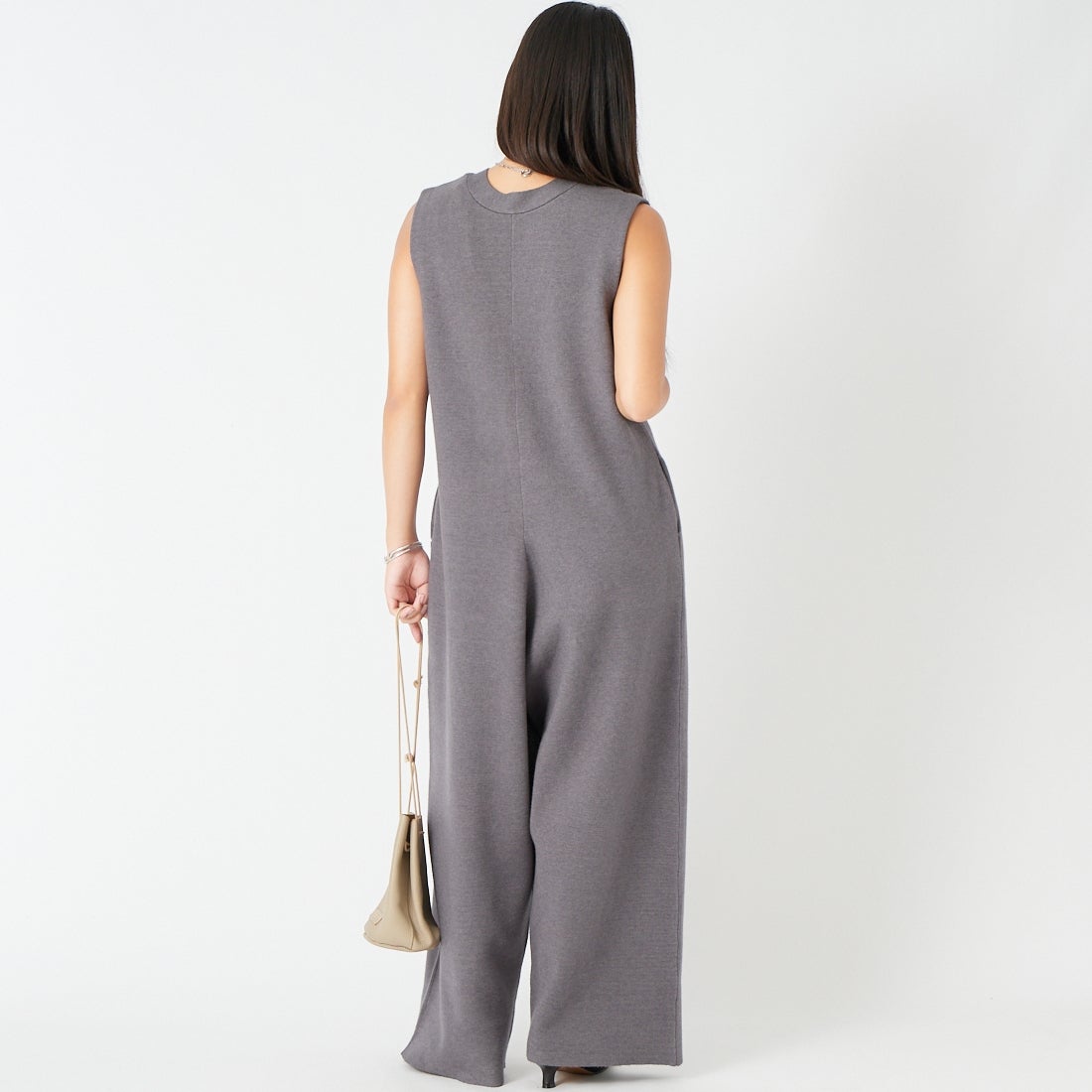 CLOCHE [クロシェ] 前後2WAYニットオールインワン [65285572] ﾁｬｺｰﾙ &&モデル身長：162cm 着用サイズ：2&&
