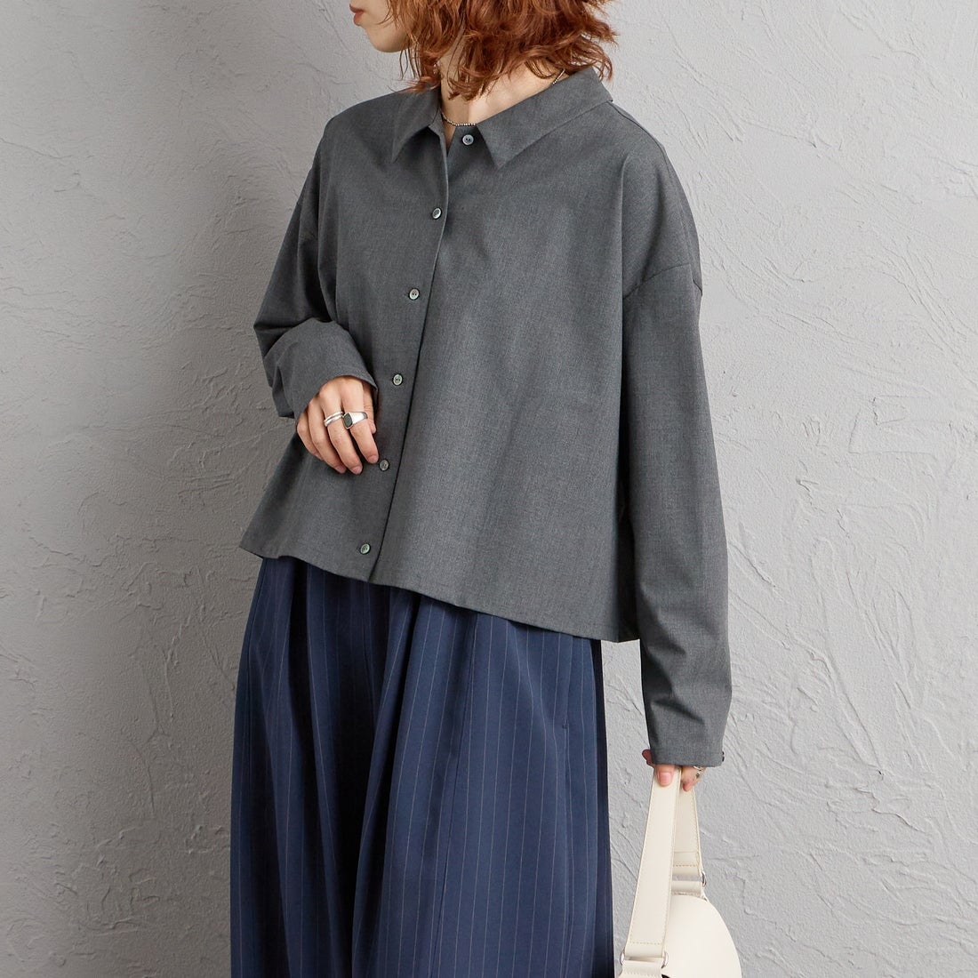 mizuiro ind [ミズイロインド] T/Rワイドシャツ [3-230129] 92 C.GRAY &&モデル身長：158cm 着用サイズ：F&&