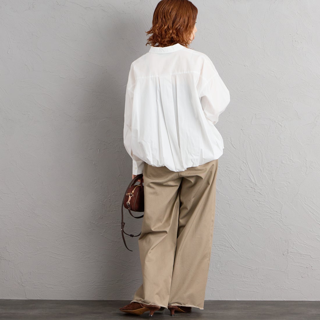 mizuiro ind [ミズイロインド] ロングスリーブバルーンシャツ [3-230132] 11 OFF WHI &&モデル身長：158cm 着用サイズ：F&&