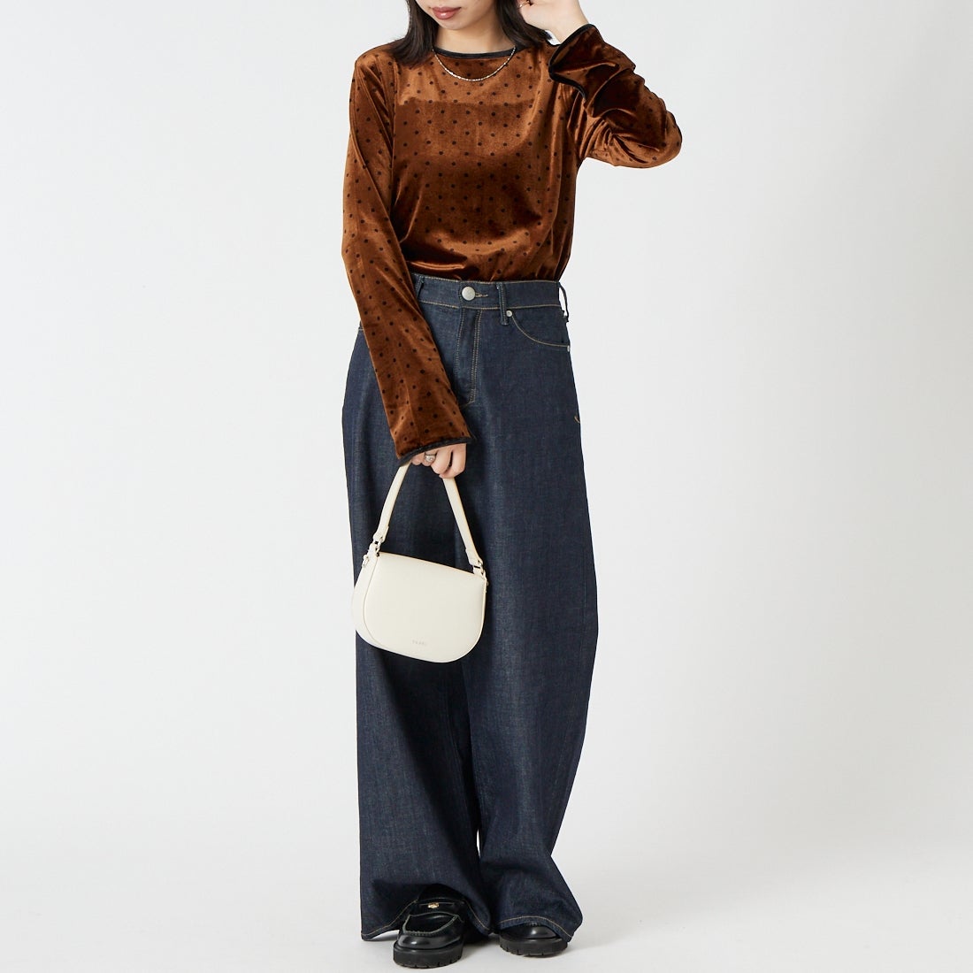 Jeans Factory Clothes [ジーンズファクトリークローズ] パイピングベロアドットプルオーバー [04338-AD] BROWN &&モデル身長：162cm 着用サイズ：F&&