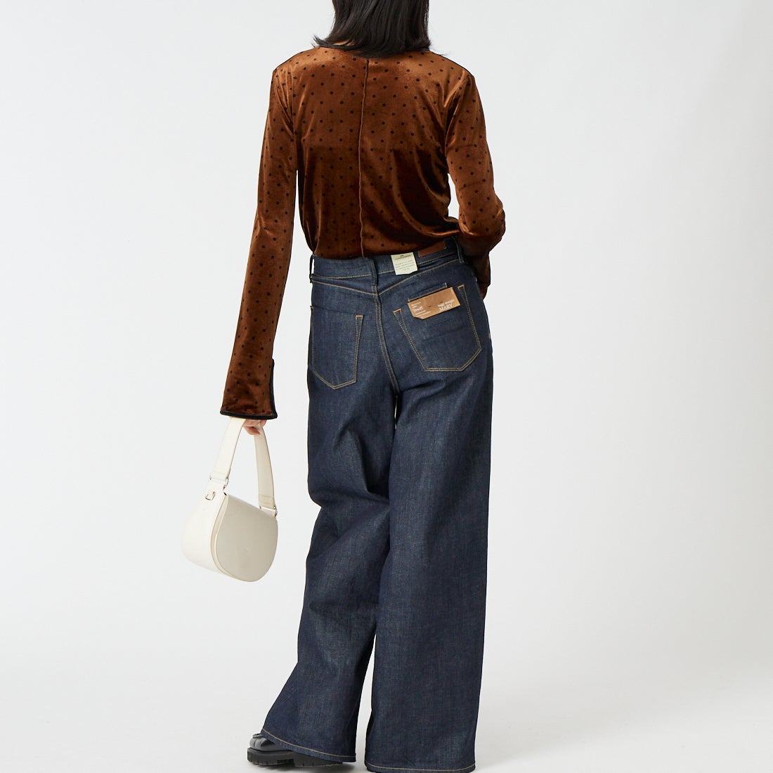 Jeans Factory Clothes [ジーンズファクトリークローズ] パイピングベロアドットプルオーバー [04338-AD] BROWN &&モデル身長：162cm 着用サイズ：F&&