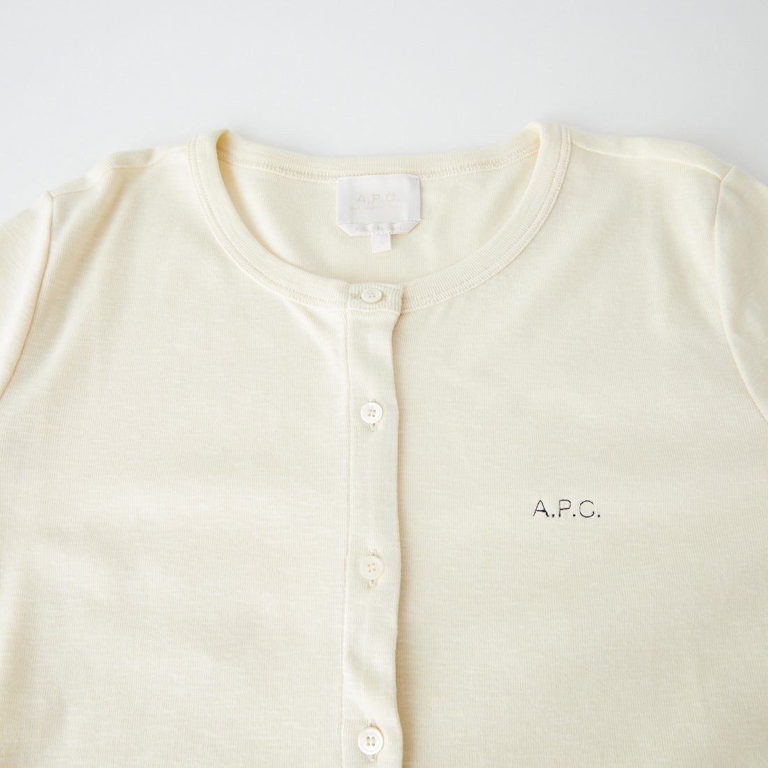 A.P.C. [アー・ペー・セー] APCロゴニットカーディガン [TOP-CORA-JERSEY] 91 ECRU