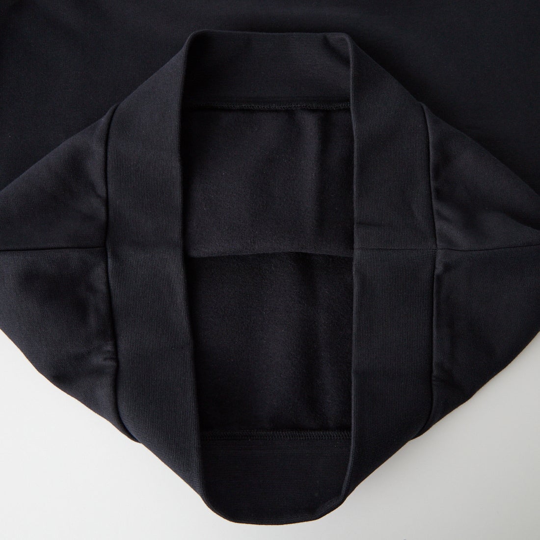 A.P.C. [アー・ペー・セー] APCロゴ刺繍 スウェットシャツ [STANDARD-RUE-MADAME] 99 NOIR