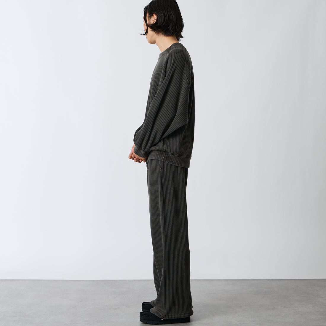iori [イオリ] 別注 ランダムリブパンツ [IORI91-JF] CHARCOAL &&モデル身長：175cm 着用サイズ：2&&